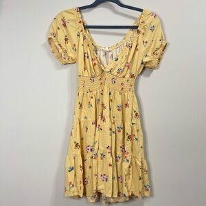 La Hearts (pacsun) Smocked floral yellow mini flowy dress Sz Xs